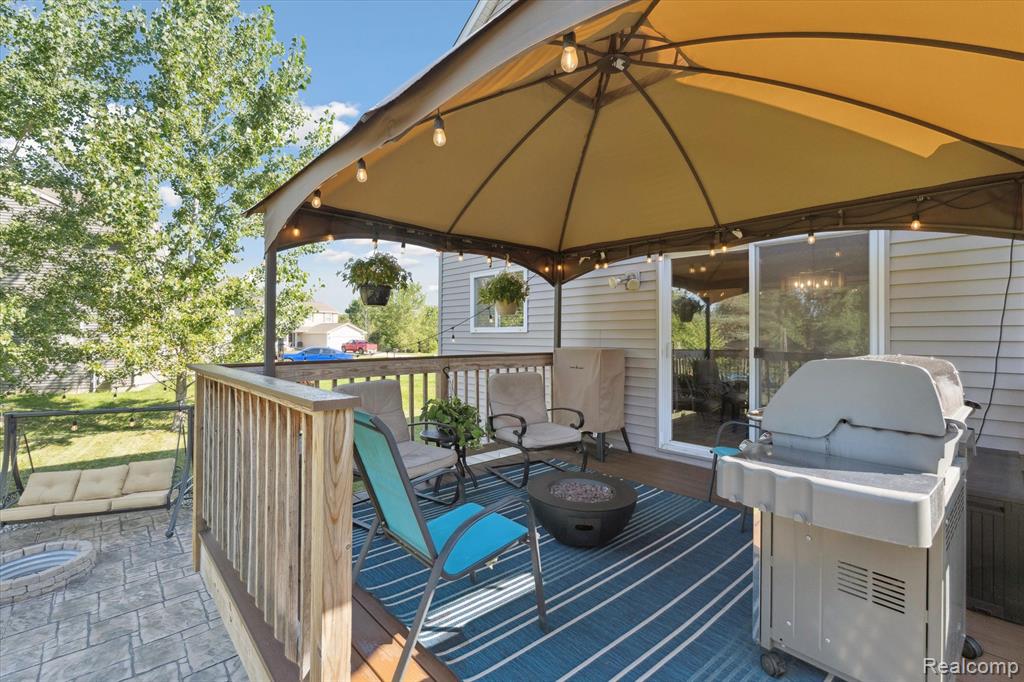 7056 Glenmeadow Court, Grand Blanc, MI 48439 — Photo 44