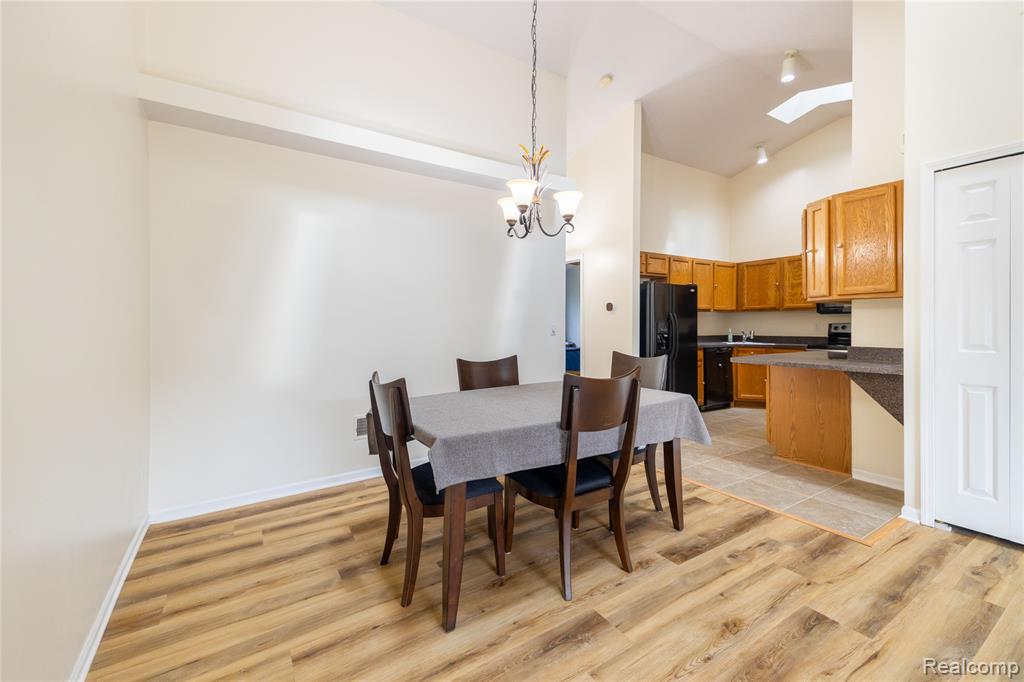 23342 Stiles Court, Trenton, MI 48183 — Photo 8
