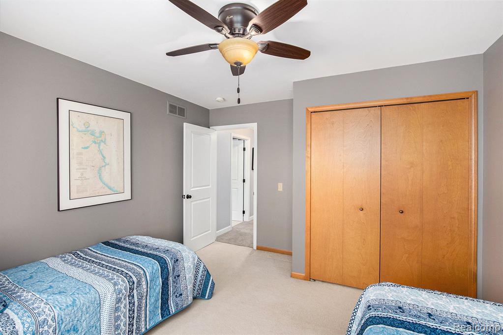 5200 BRIDGE Trail W, Commerce Twp, MI 48382 — Photo 28