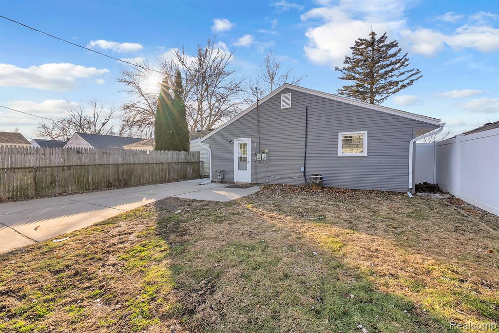 8029 Roosevelt Street, Taylor, MI 48180 — Photo 9
