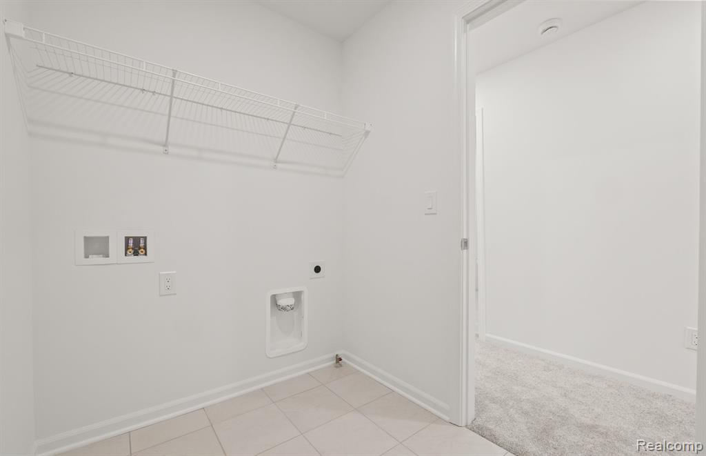 5509 E SPANIEL Drive, Ann Arbor, MI 48108 — Photo 17