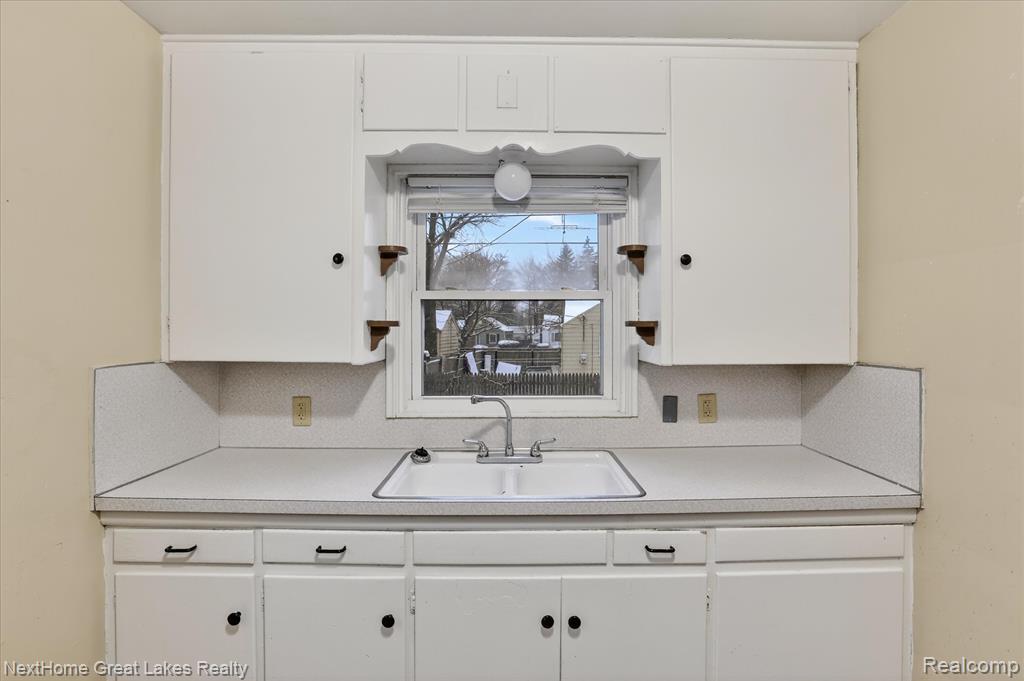 812 Barney Avenue, Flint, MI 48503 — Photo 10