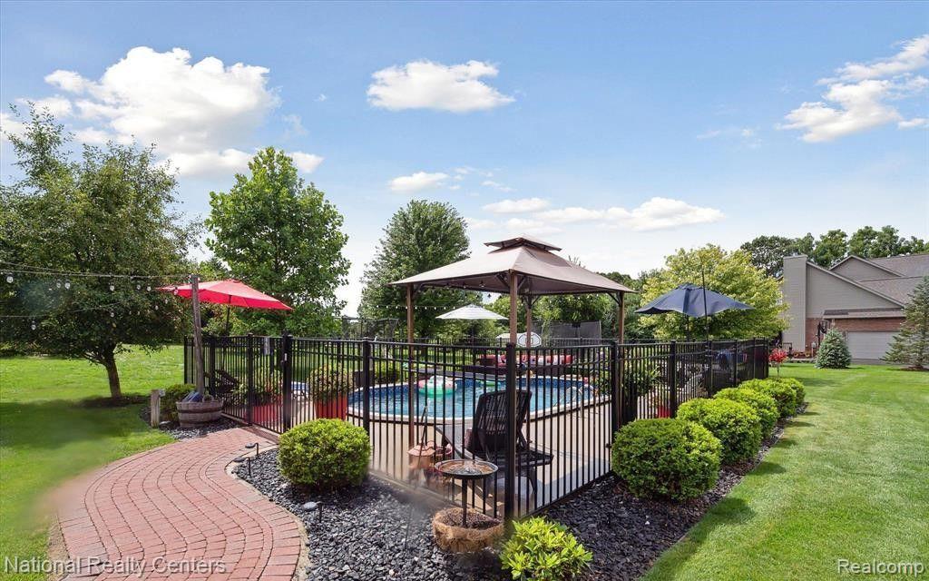 20983 OAK TREE Drive, South Lyon, MI 48178 — Photo 25