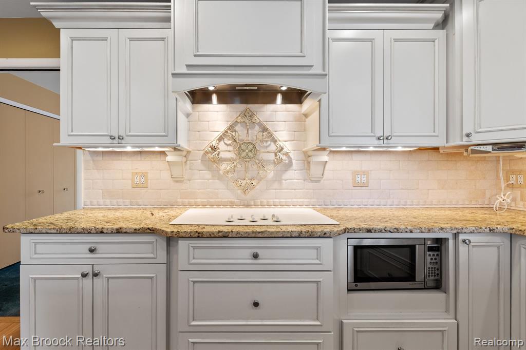 4838 KEW Court, Bloomfield Hills, MI 48301 — Photo 17