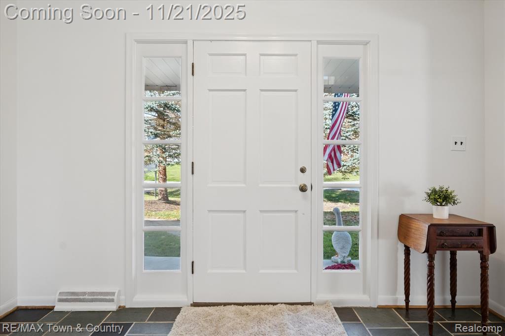 5593 Woodwind Drive, Bloomfield Hills, MI 48301 — Photo 5