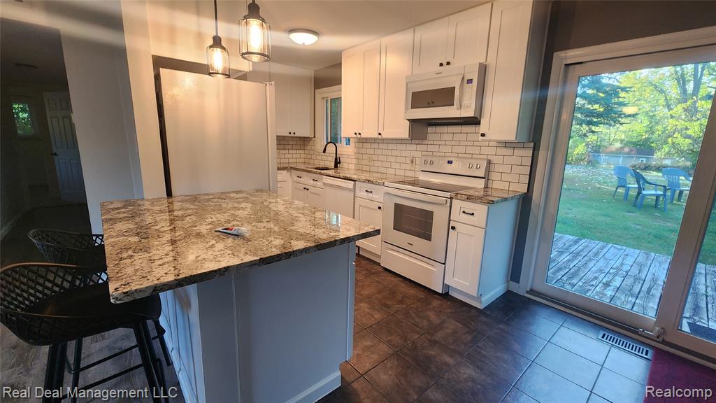 6555 Manson Drive, Waterford, MI — Photo 9