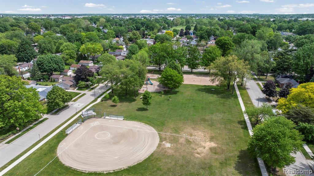 527 E Sunnybrook Drive, Royal Oak, MI 48073 — Photo 30