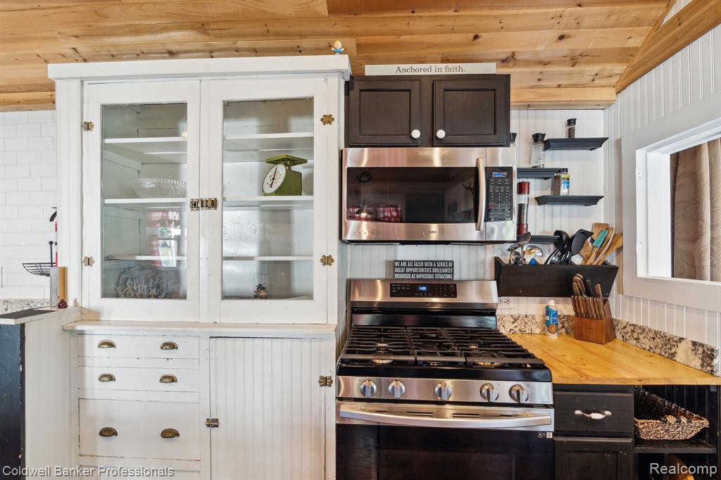 206 E SHERMAN Street, Holly, MI 48442 — Photo 14