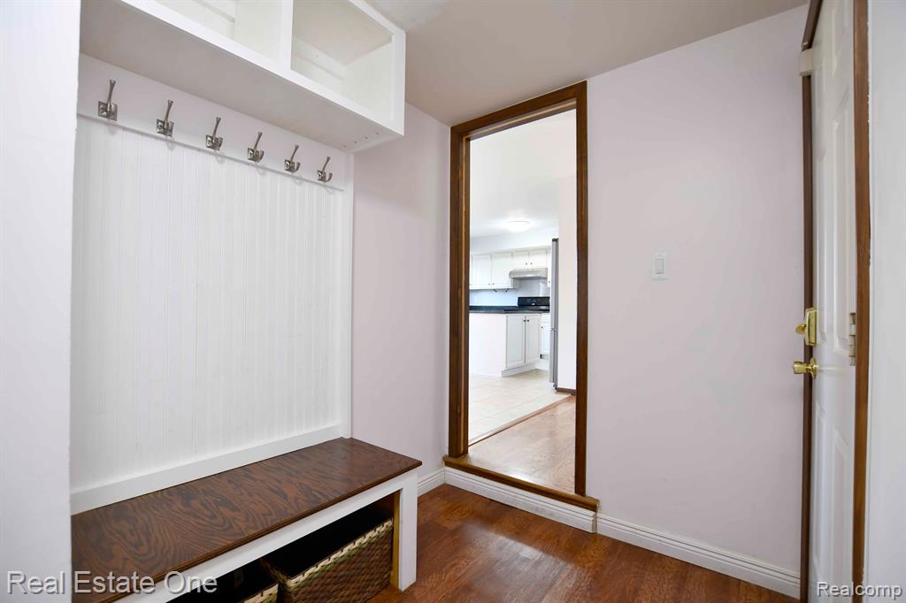 685 ESSEX Drive, Rochester Hills, MI 48307 — Photo 33