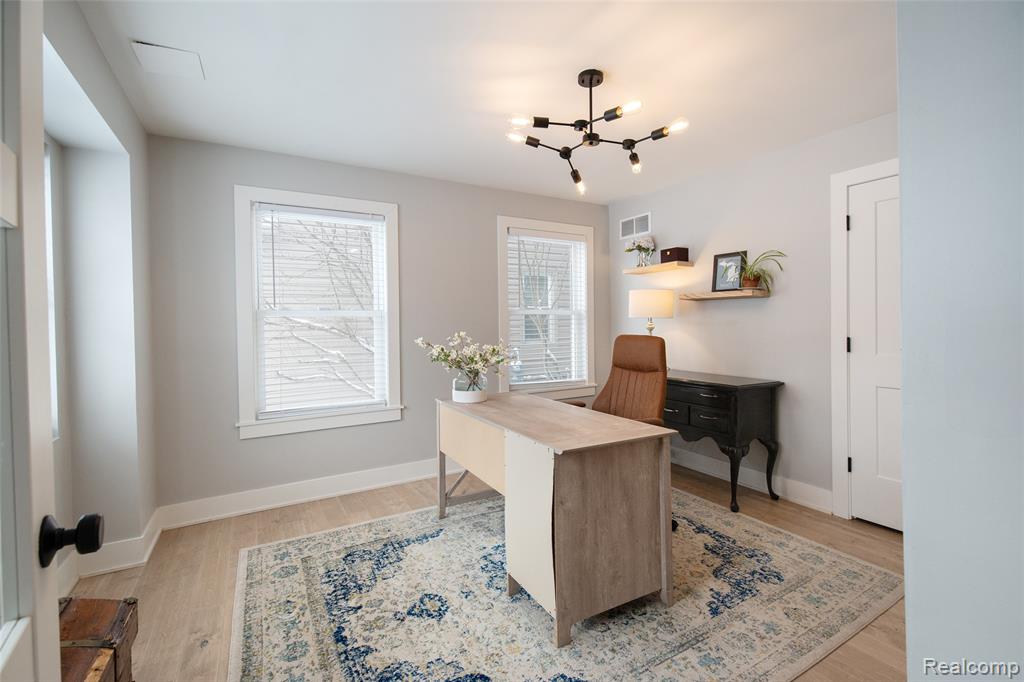 422 Walnut Avenue, Royal Oak, MI 48073 — Photo 17