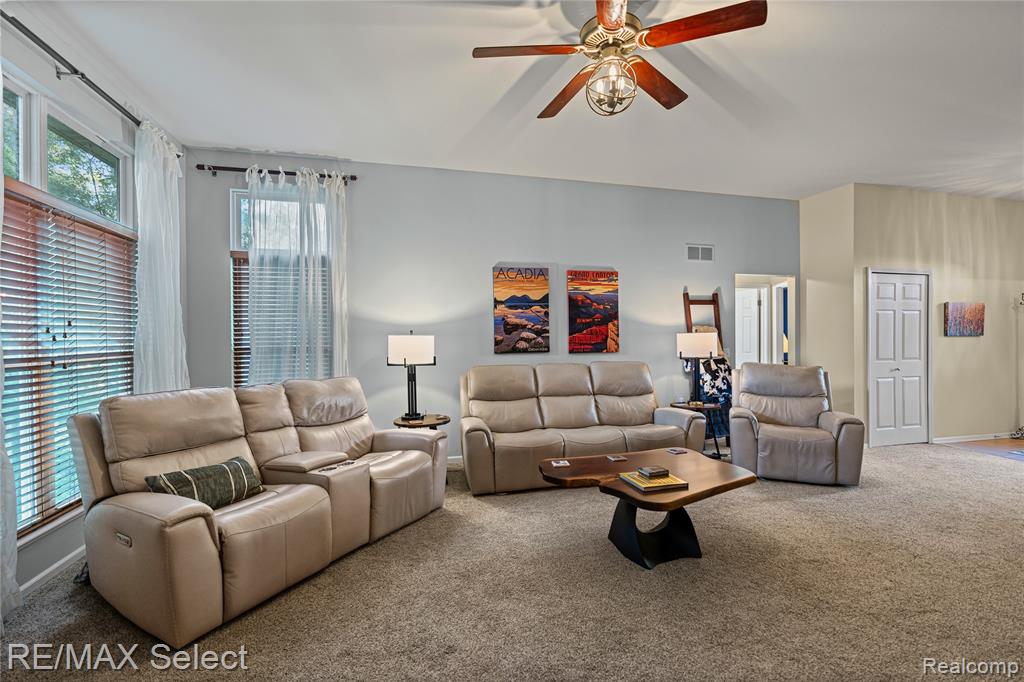 4278 Springwood Court, Fenton, MI 48430 — Photo 9