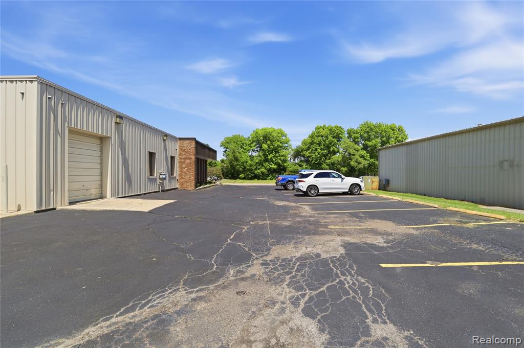 5081 Exchange Drive, Flint, MI 48507 — Photo 7