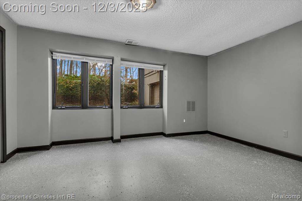 13095 Woodland Trail, Davisburg, MI 48350 — Photo 26