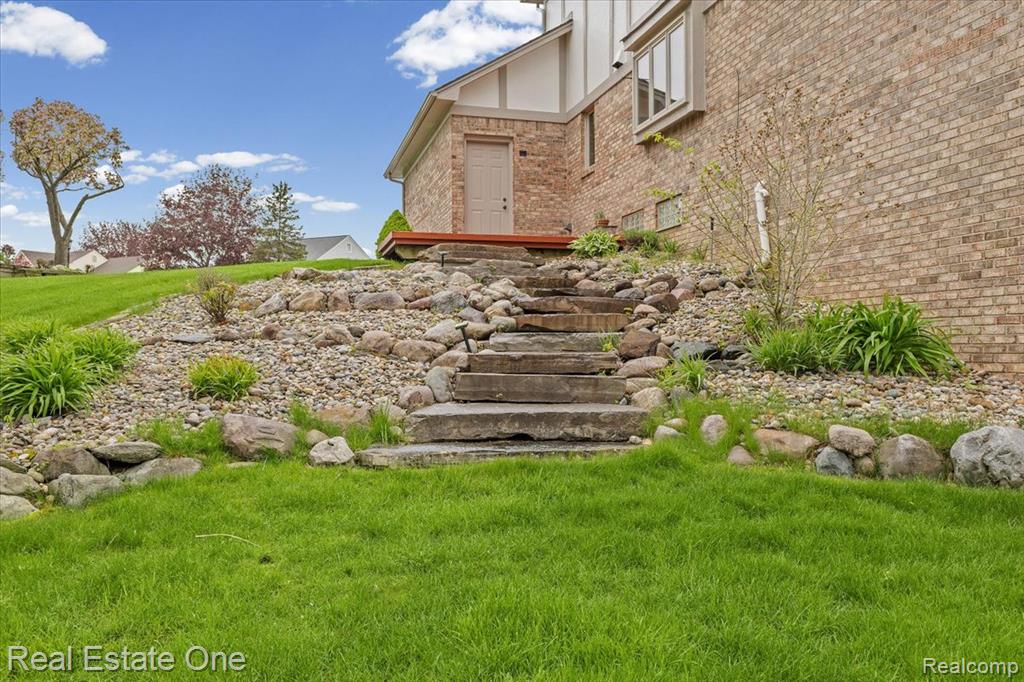 720 Essex Drive, Rochester Hills, MI 48307 — Photo 40