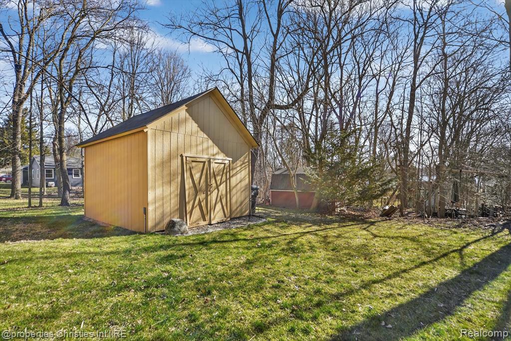 416 Lake Street, Howell, MI 48843 — Photo 33