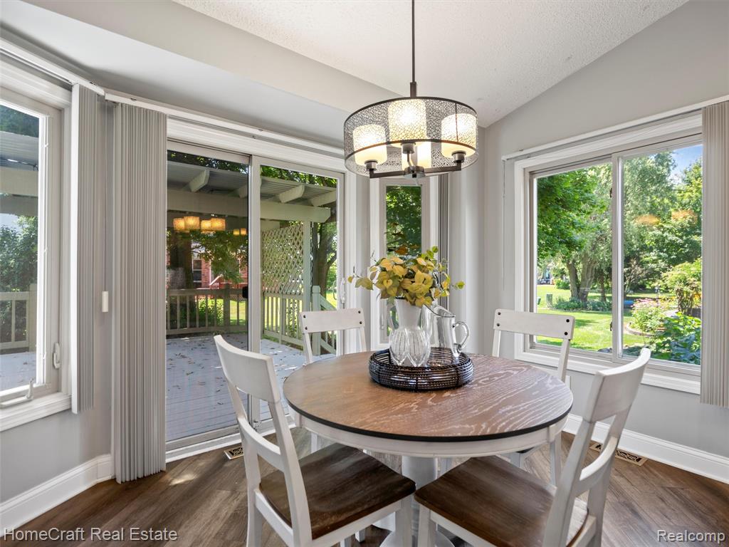 45019 MIDDLEBURY Court, Canton, MI 48188 — Photo 14