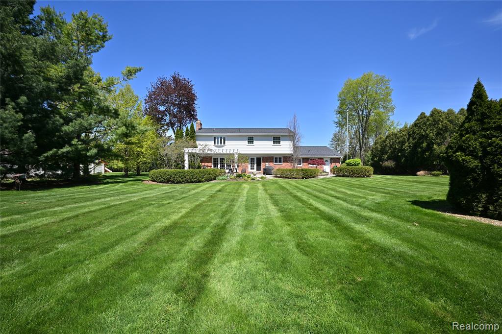 4655 Walnut Lake Road, Bloomfield Hills, MI 48301 — Photo 2