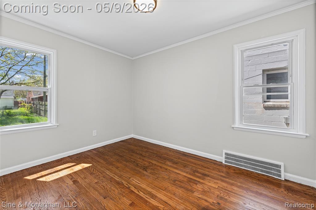 8845 Canyon Street, Grosse Pointe, MI 48236 — Photo 12