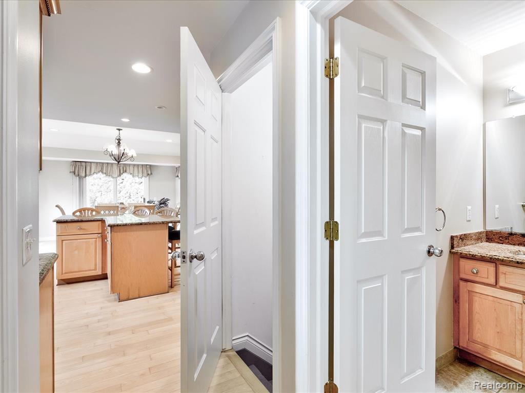 56909 Pinecone Boulevard, Shelby Twp, MI 48316 — Photo 27