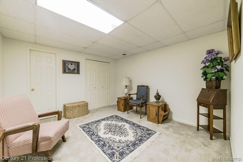 2647 KERRIA Drive, Howell, MI 48855 — Photo 37