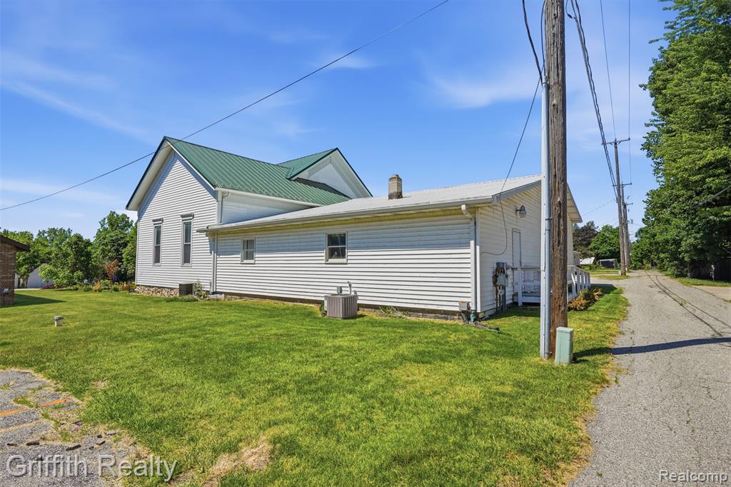 131 E Main Street, Vernon, MI — Photo 61