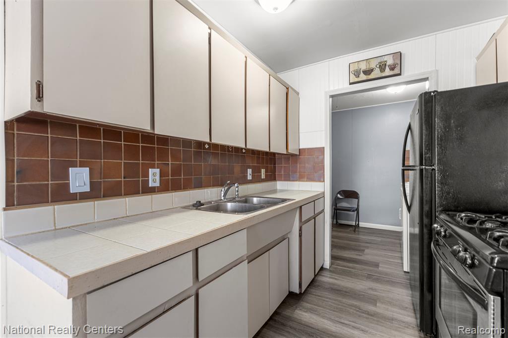457 Stewart Avenue, Lincoln Park, MI 48146 — Photo 13