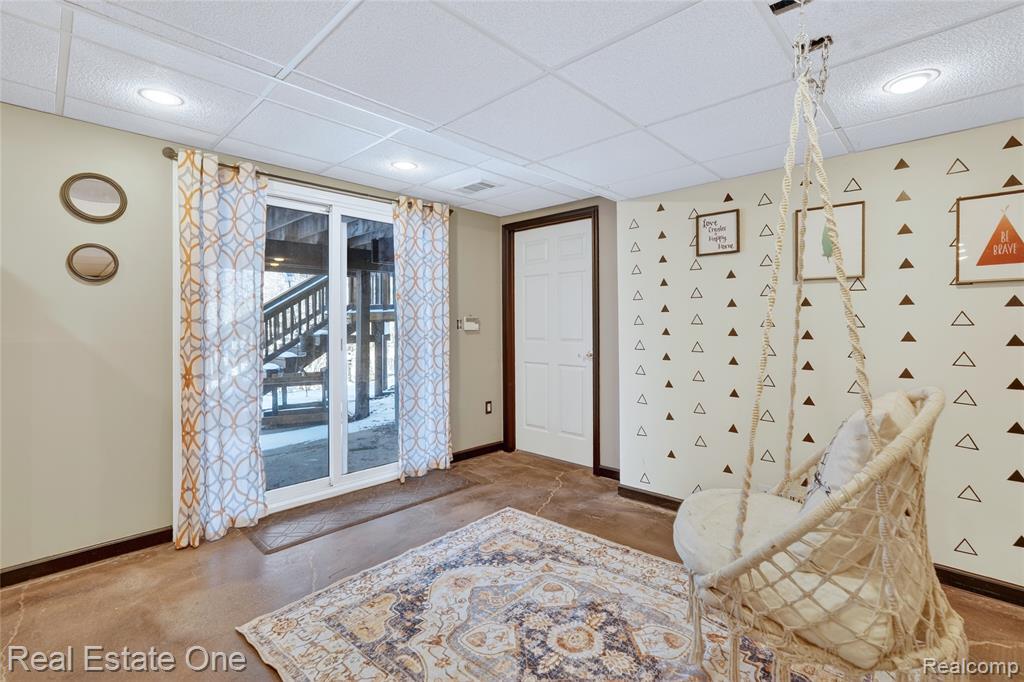 564 Dorchester Way, Milford, MI 48381 — Photo 45
