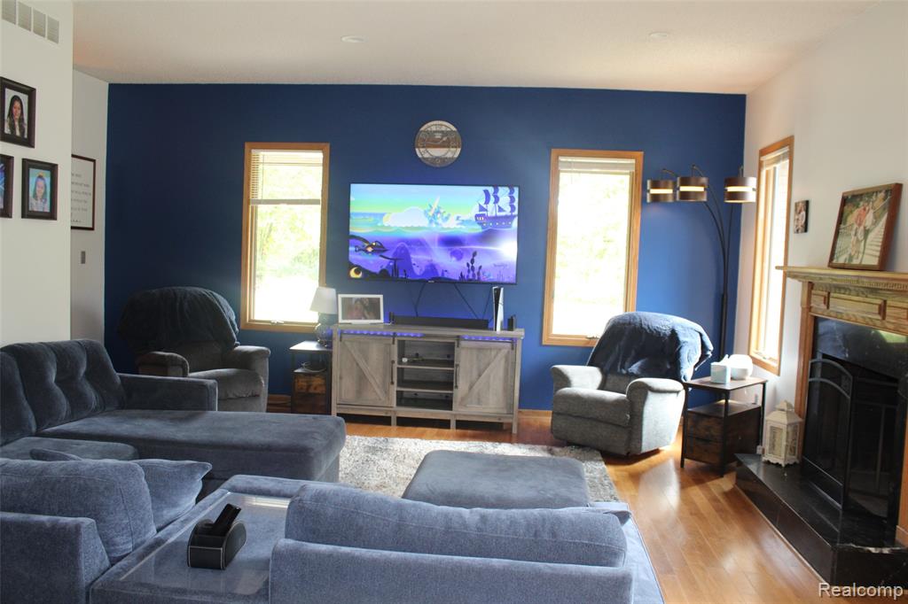 30500 Ostreich Rd Road, Rockwood, MI — Photo 9