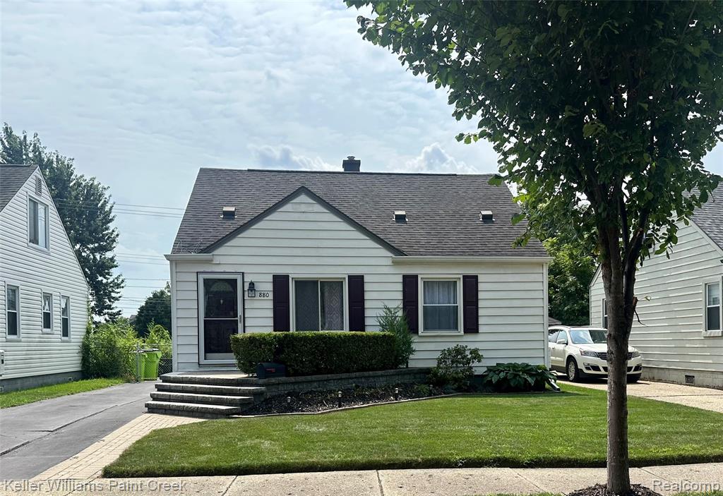 880 E Rowland Avenue, Madison Heights, MI 48071 — front exterior