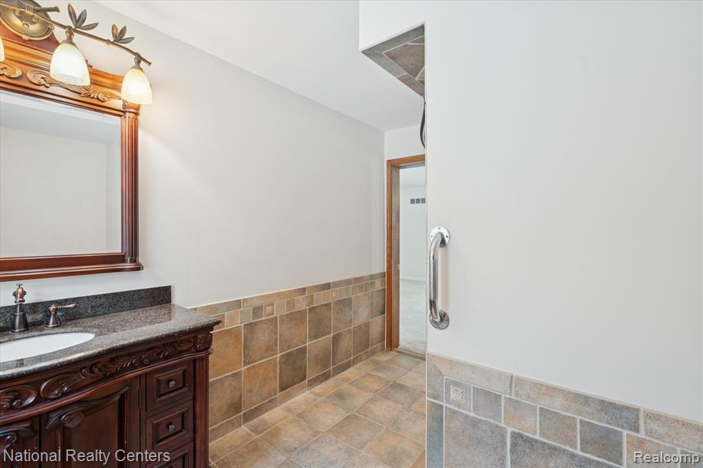 2807 Faussett Road, Howell, MI 48855 — Photo 34