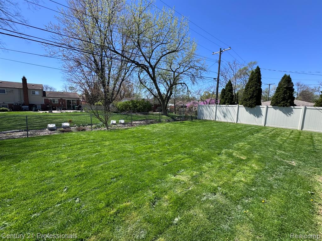 31495 Cambridge Street, Garden City, MI — Photo 8