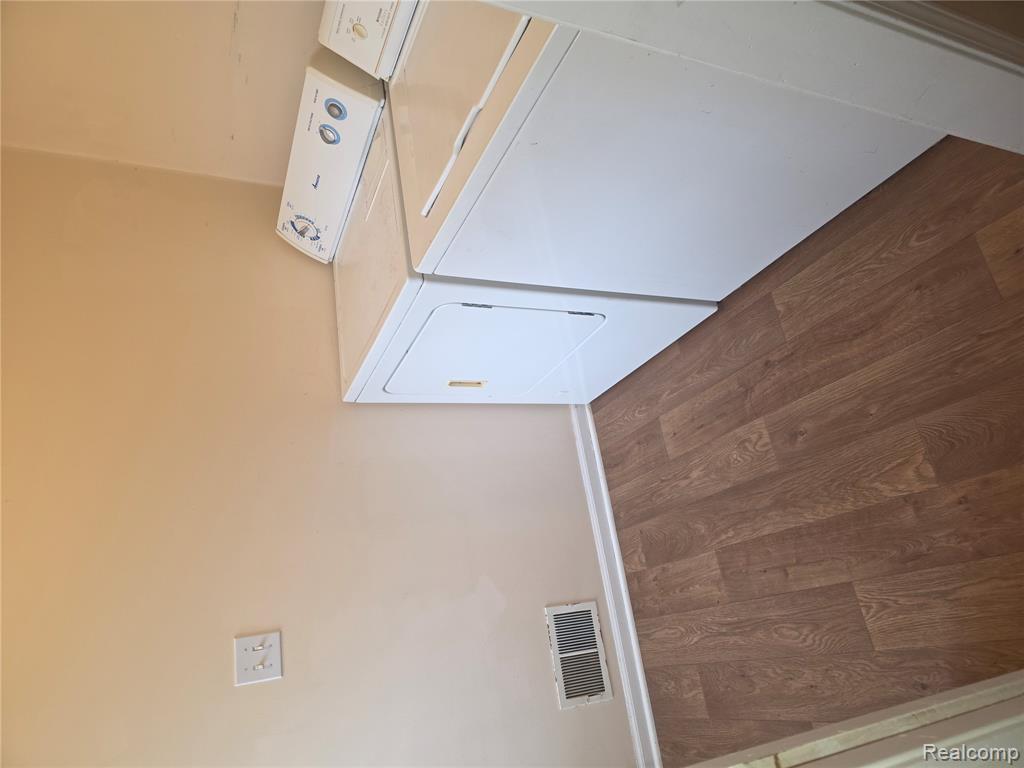 9219 ISLAND Drive, Clay, MI 48001 — Photo 22