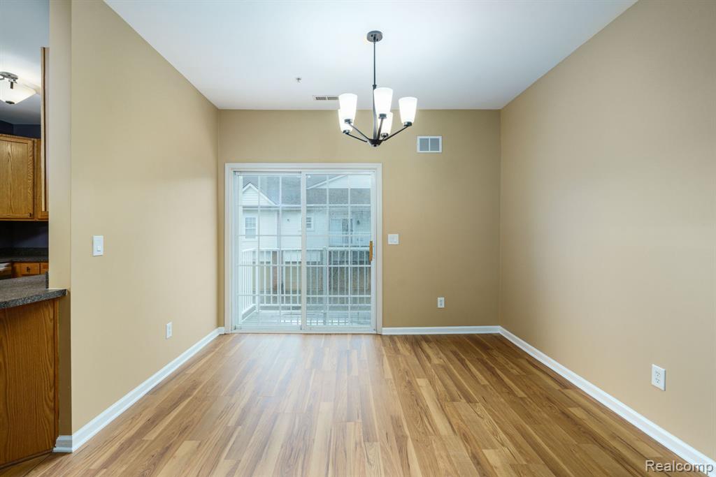 5200 ADDINGTON Drive, 49, Commerce Twp, MI 48390 — Photo 7