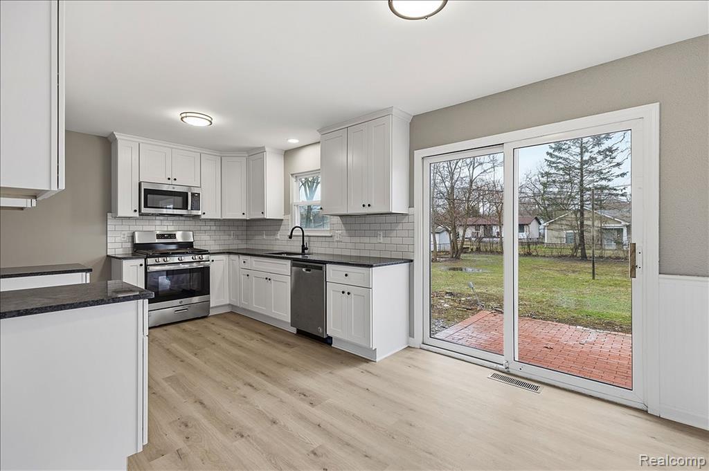 2160 Phillips Road, Auburn Hills, MI 48326 — Photo 7