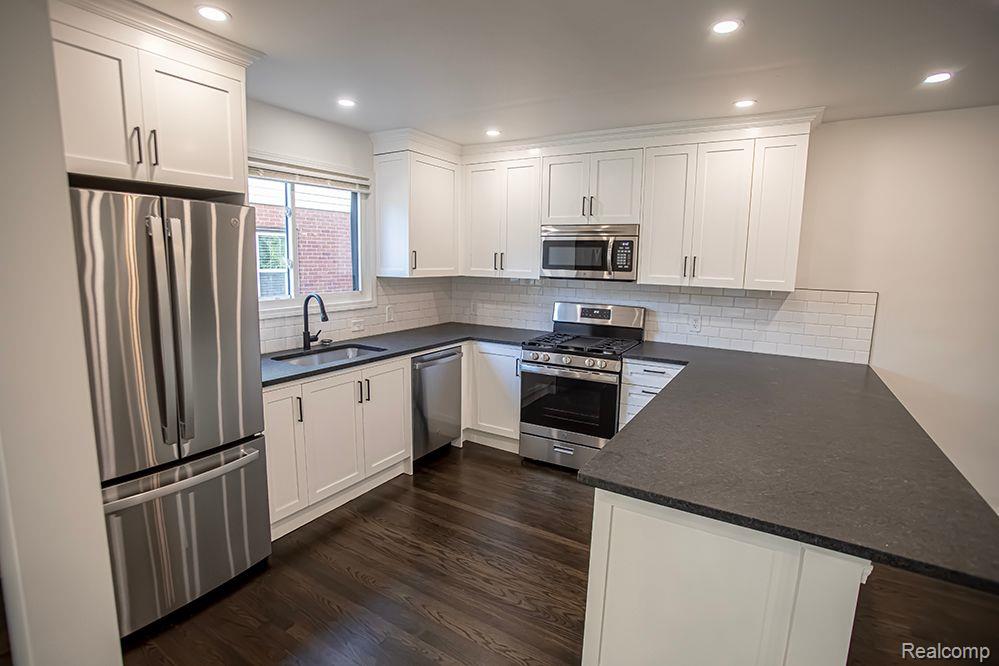 409 BALDWIN Avenue, Royal Oak, MI 48067 — Photo 5