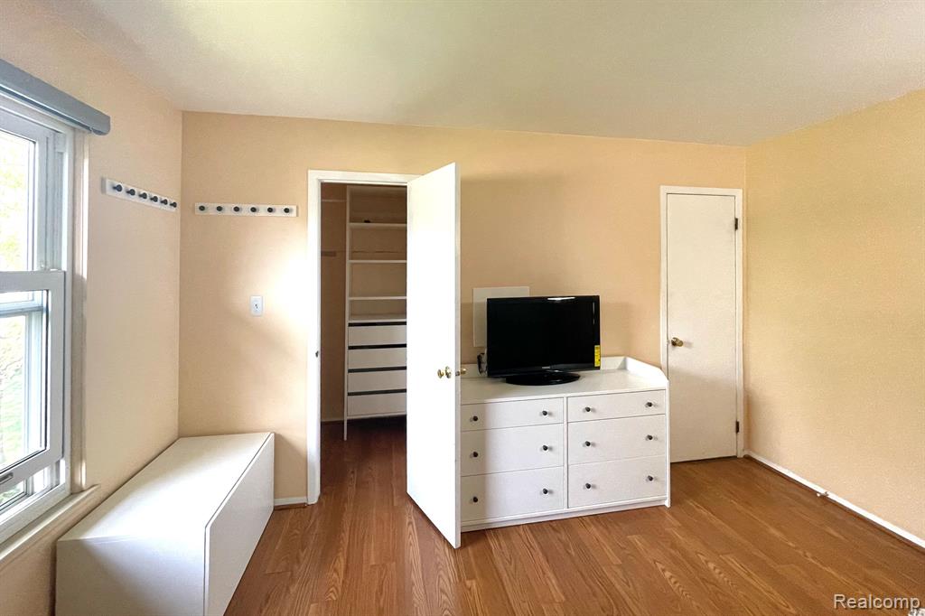 41425 GREENWOOD Drive, Canton, MI 48187 — Photo 10