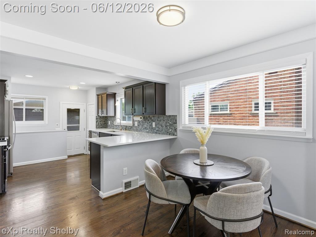 29451 Mark Avenue, Madison Heights, MI 48071 — Photo 15