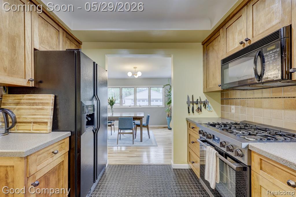 10074 Lincoln Drive, Huntington Woods, MI — Photo 25
