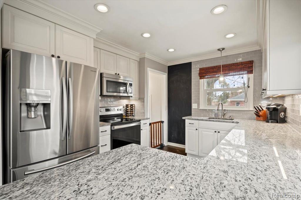 524 E LA SALLE Avenue, Royal Oak, MI 48073 — Photo 15