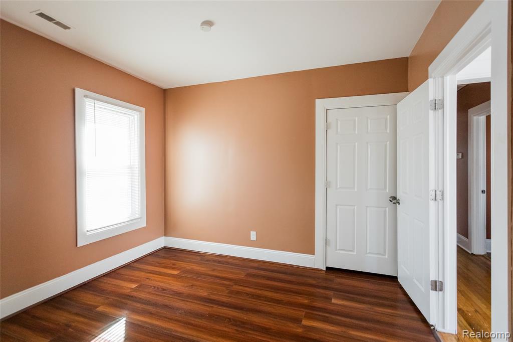 5435 Burns Street, Detroit, MI 48213 — Photo 11