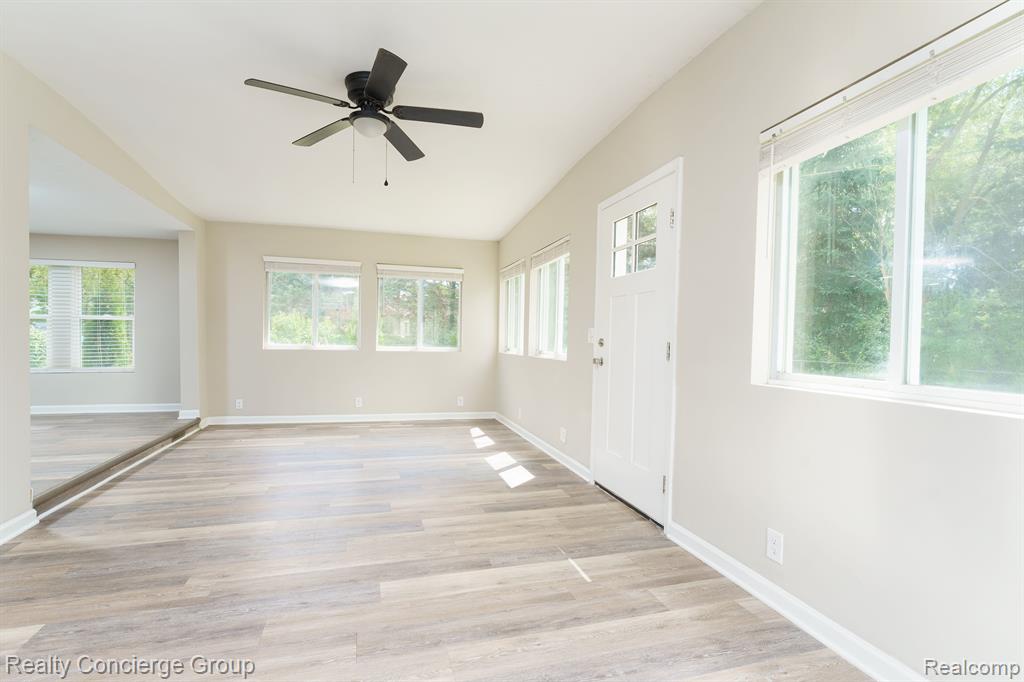6340 ISLAND LAKE Drive, Brighton, MI 48116 — Photo 8