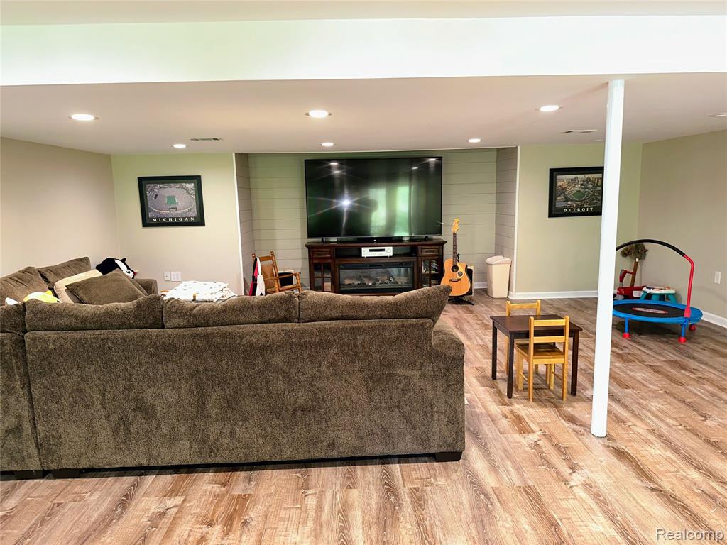 6771 FOXBORO, Brighton, MI 48116 — Photo 32