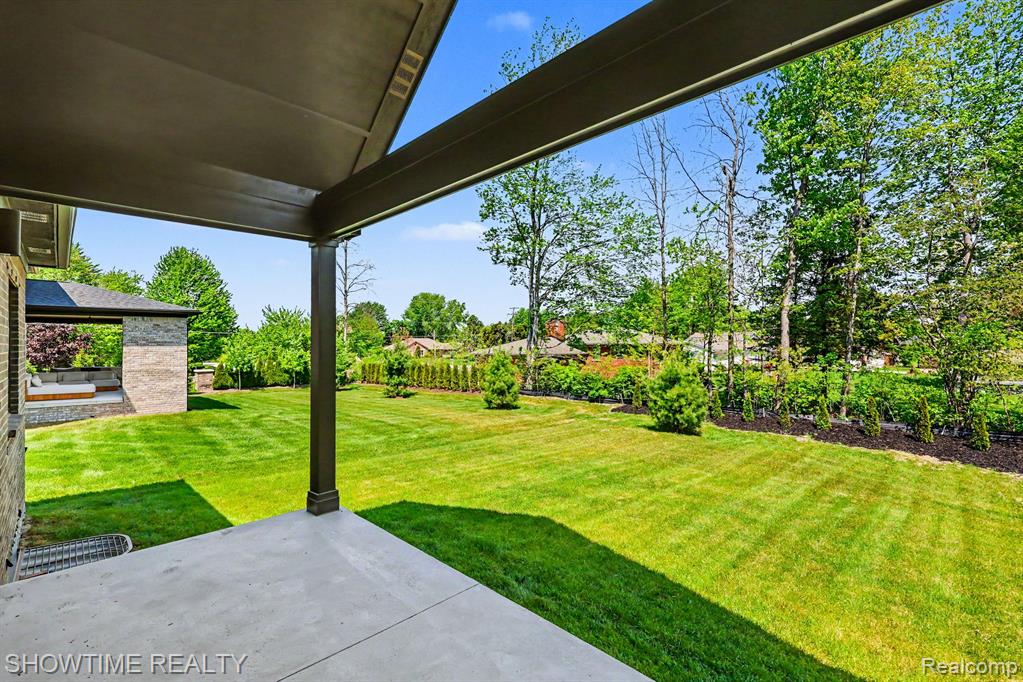 11695 ENCORE Drive, Utica, MI 48315 — Photo 29