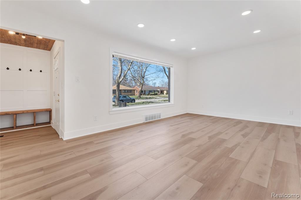 21930 Marlow Street, Oak Park, MI 48237 — Photo 4