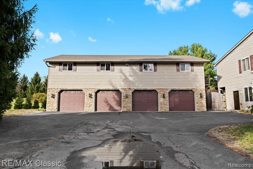 2345 E Commerce Road, Milford, MI 48381 — Photo 45