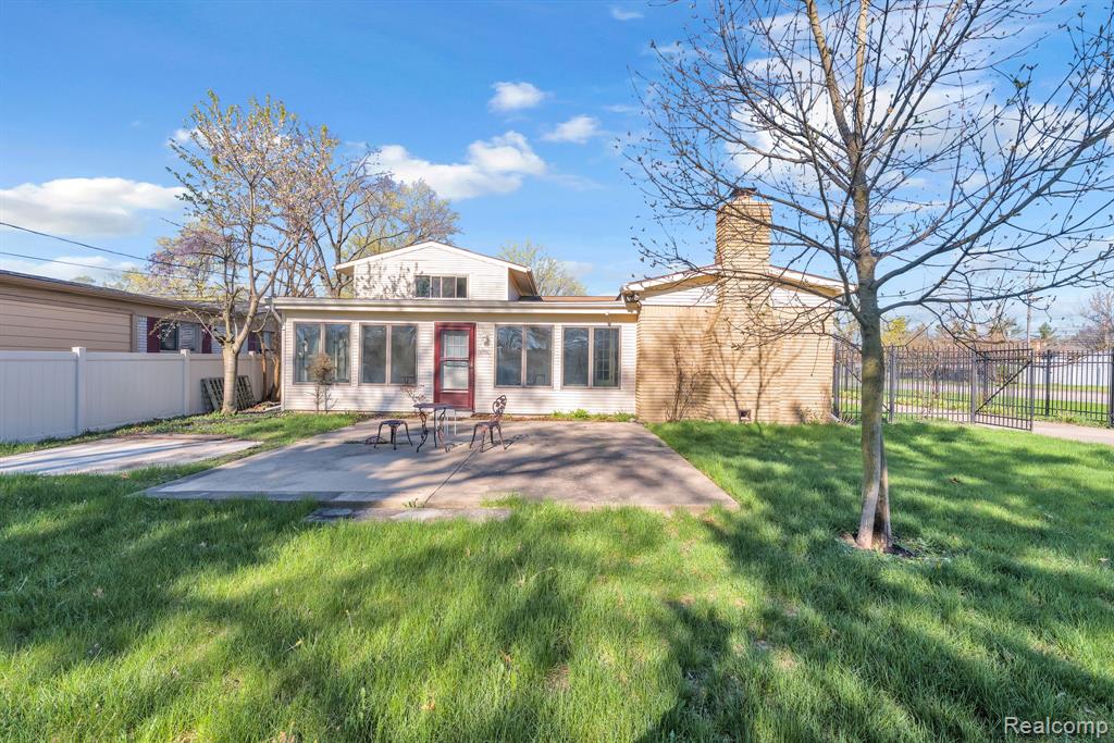 9498 Bassett Street, Livonia, MI 48150 — Photo 40