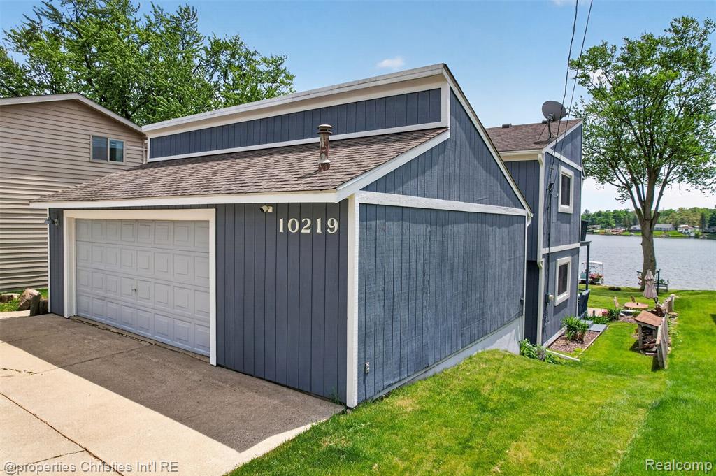 10219 Lakeside Drive, White Lake, MI — Photo 3