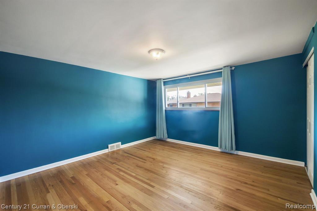 9917 MIDDLEBELT Road, Livonia, MI 48150 — Photo 20