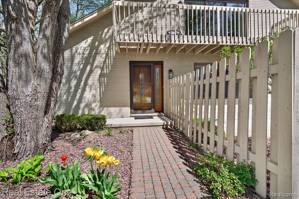 42660 Elizabeth Place, Clinton Twp, MI 48038 — Photo 43