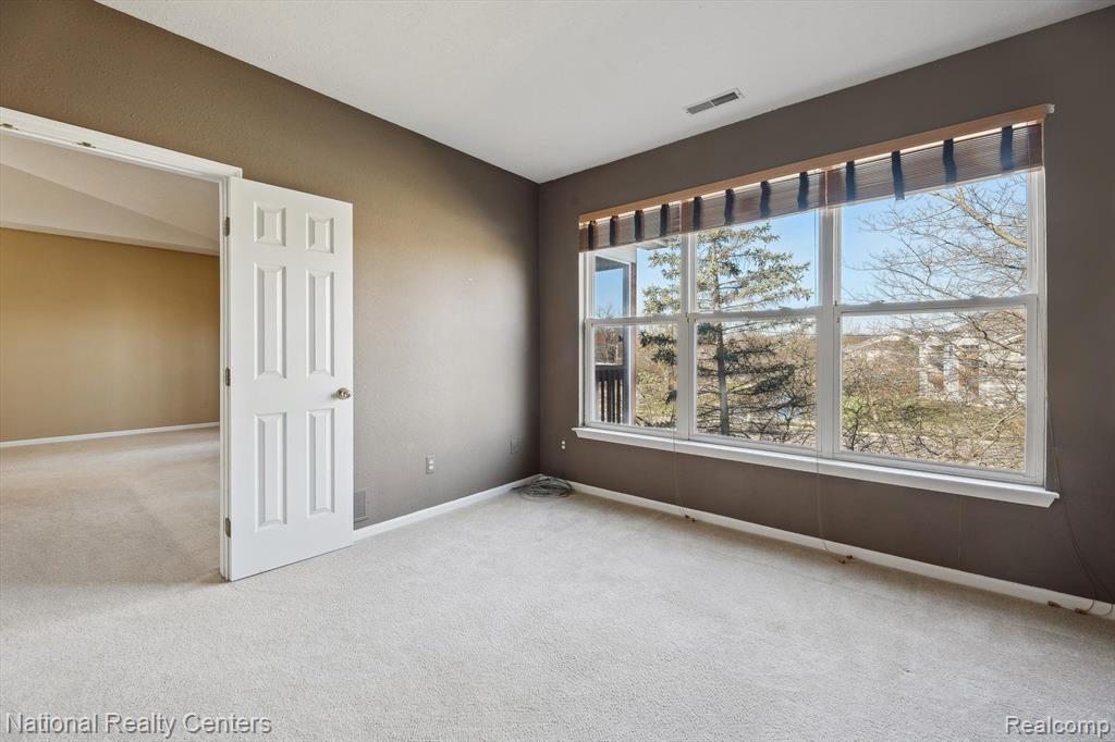 1490 FOX POINTE Circle, Ann Arbor, MI 48108 — Photo 15